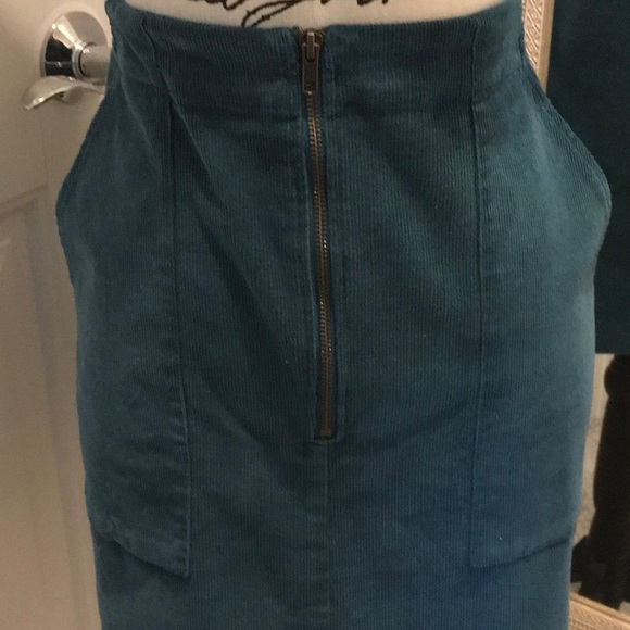 Skirt - Picture 2 of 3